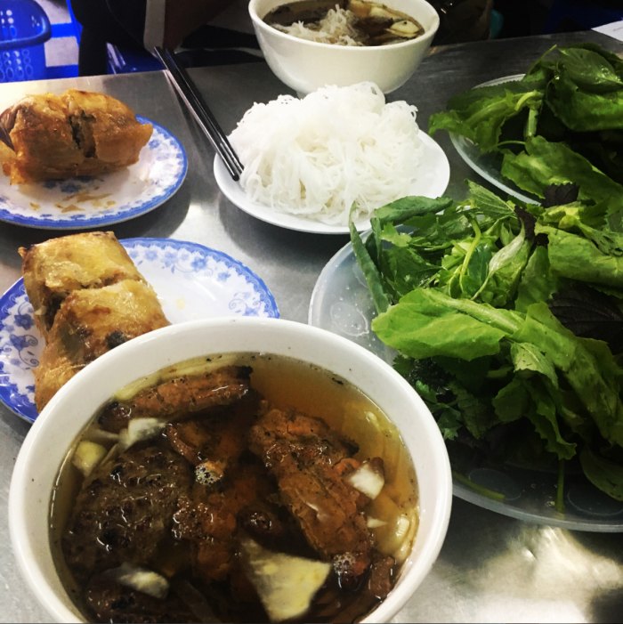 【ハノイ】「Bun Cha Huong Lien」でコンボ オバマに食らいつく