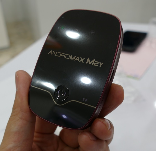 スマートフレンの「ANDROMAX M2Y」(ハイアール製)