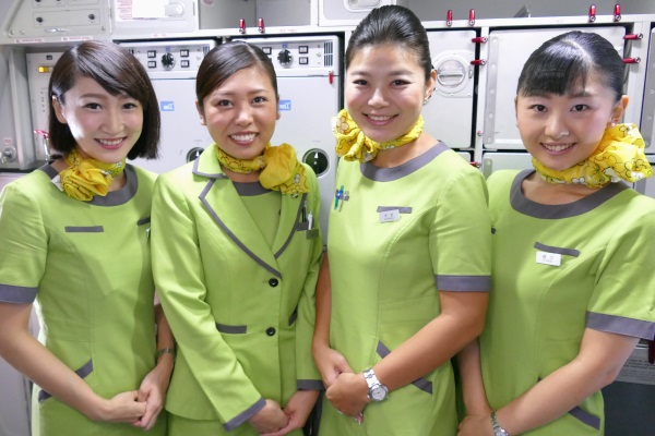 成田～関空路線に新規就航する春秋航空日本・スプリングジャパン(Spring Japan)の客室乗務員