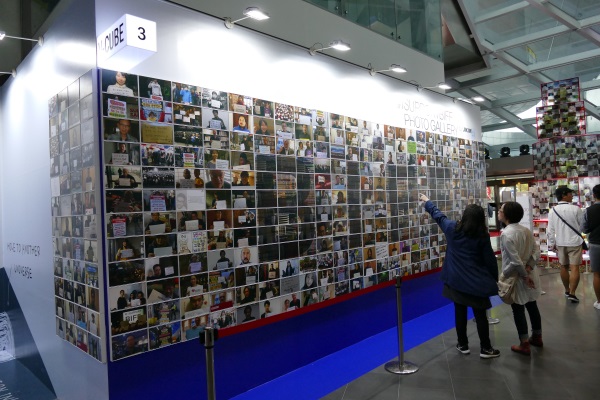 台風被害を受けたBIFFへ寄せられた支援のメッセージを展示