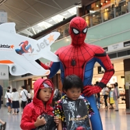 中部国際空港セントレアに公式スパイダーマンが登場