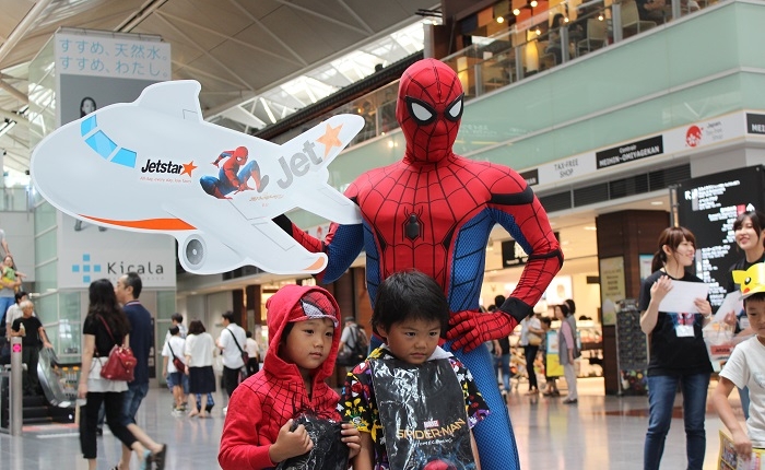 中部国際空港セントレアに公式スパイダーマンが登場
