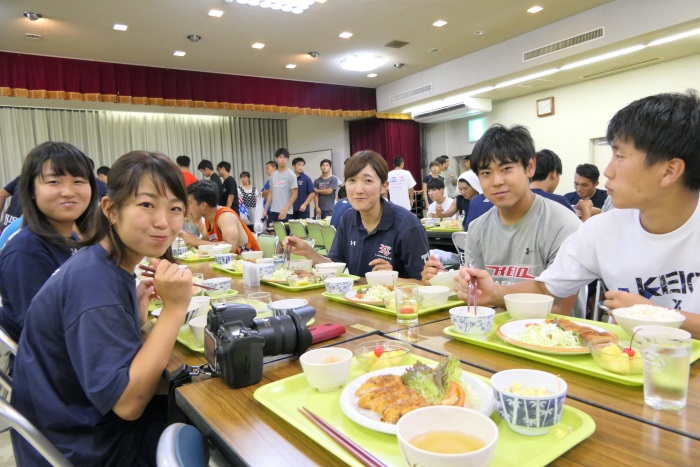 お待ちかねの夕食時間