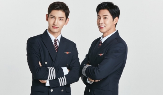 チェジュ航空のイメージモデル東方神起にチャンミンさんも合流 公式写真を公開