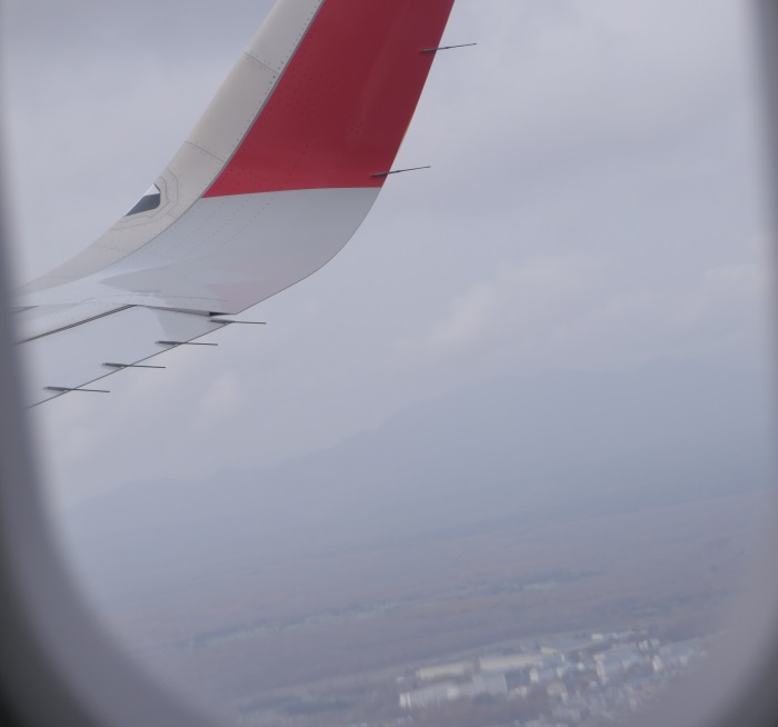 離陸から約1時間10分で北海道・千歳上空へ