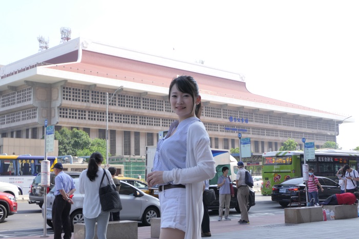 翌朝は徒歩で台北駅へ